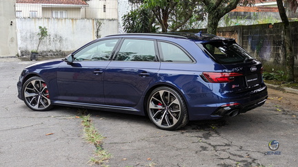 Audi RS4 B9 - Navarra Blue (3)