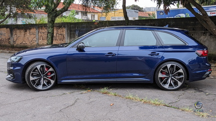 Audi RS4 B9 - Navarra Blue (6)