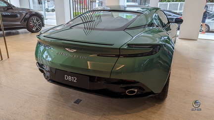 Aston Martin DB12 - Iridescent Emerald (1)