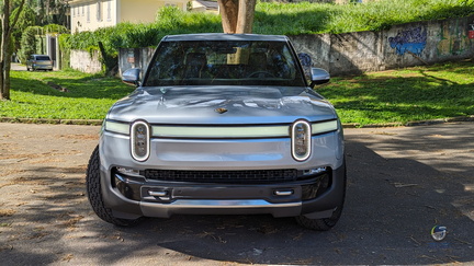 Rivian R1T - LaSilver (5)