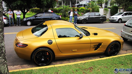 Mercedes SLS AMG - Desert Gold (21)