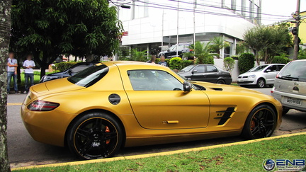 Mercedes SLS AMG - Desert Gold (22)