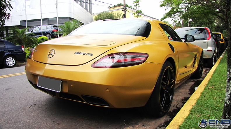 Mercedes SLS AMG - Desert Gold (62).jpg