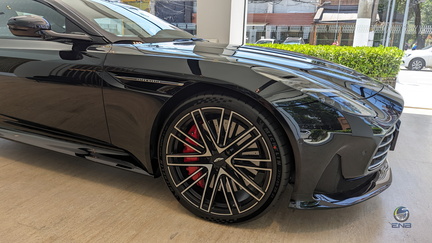 Aston Martin DB12 - Onyx Black (6)
