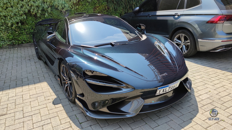 McLaren 765LT - Petrol Green (4).jpg