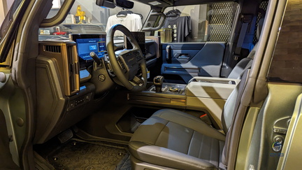 Hummer EV SUV - Deep Aurora Metallic (1)