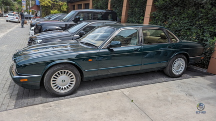 Jaguar XJ12 - British racing green (5)