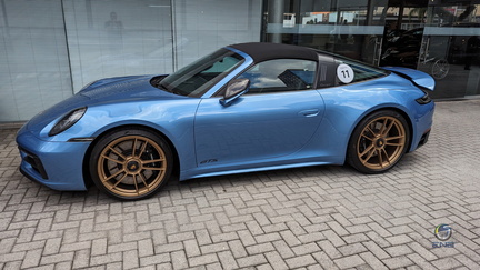 Porsche 911 Targa 4 GTS - Gemini Blue (1)