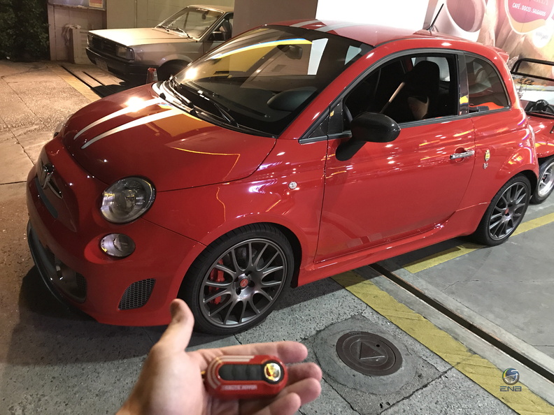 Abarth 695 Tributo Ferrari - Vermelho (4).jpg