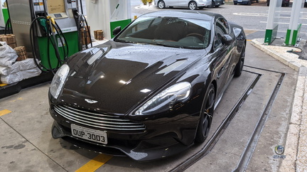 Aston Martin Vanquish - Marrom (9)