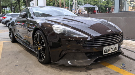 Aston Martin Vanquish - Marrom (10)