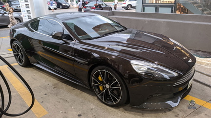 Aston Martin Vanquish - Marrom (11)