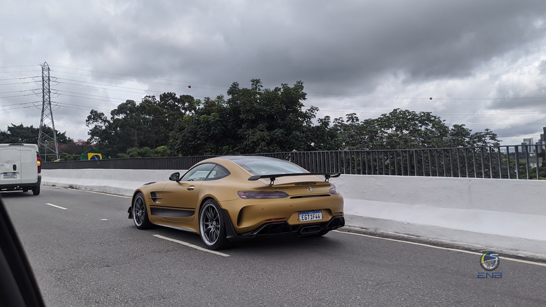 Mercedes AMG GT-R PRO - Desert Gold (1).jpg