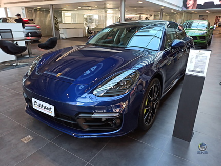Porsche Panamera Turbo S - Azul Gentiam (1)