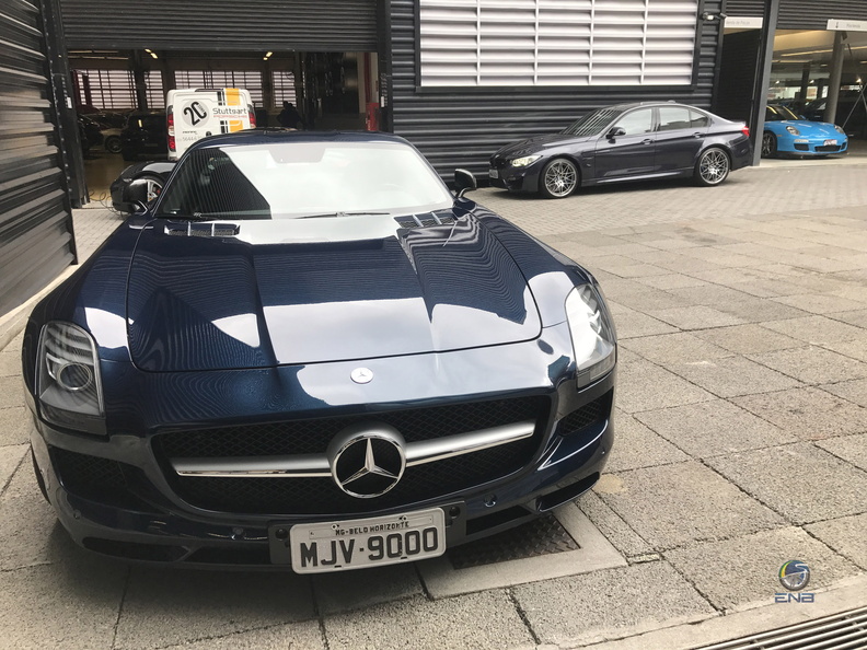 BMW M3 F80 30th jahre e Mercedes SLS AMG (1).jpg