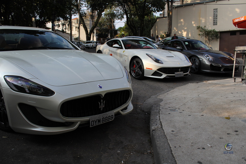 Dois ou Mais - F12, Granturismo e 911 Turbo (4).jpg