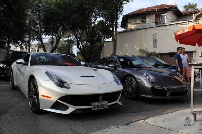 Dois ou Mais - F12, Granturismo e 911 Turbo (6).jpg