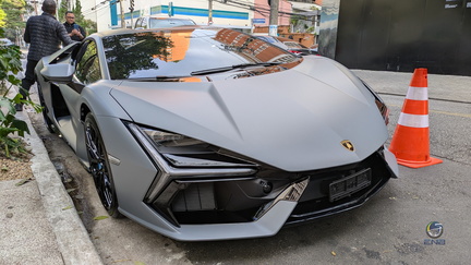Lamborghini Revuelto - Grigio Volcano (3)