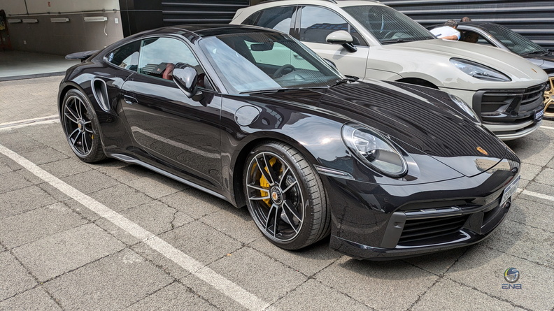 Porsche 992 Turbo S - sem Sport Exhaust (1).jpg