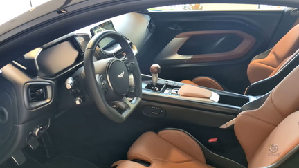Aston Martin Valour (3)