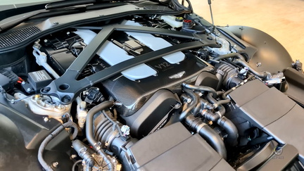 Aston Martin Valour (17)