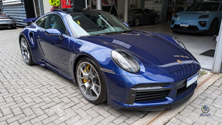 Porsche 911 Turbo S - Gentian Blue (5)