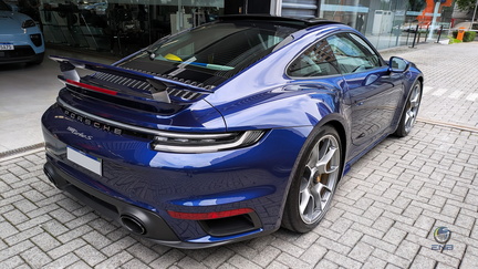 Porsche 911 Turbo S - Gentian Blue (6)
