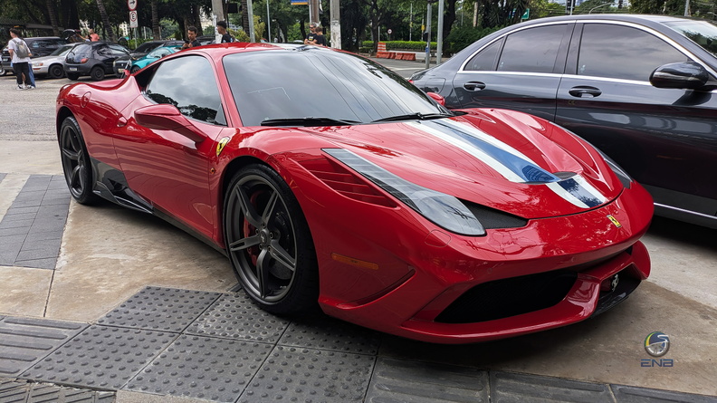 Ferrari 458 Speciale (1).jpg