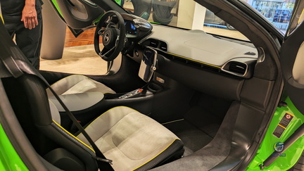 McLaren Artura Spider - Verde Mantis (1)
