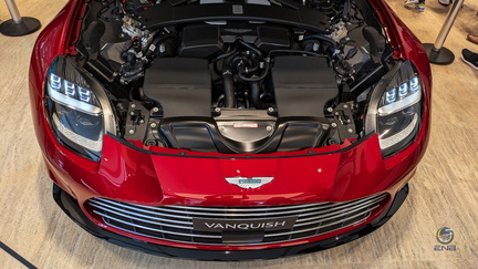 Aston Martin Vaquish 2025 - Supernova Red (3)