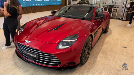 Aston Martin Vaquish 2025 - Supernova Red (21)