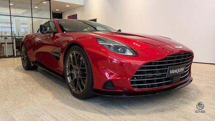 Aston Martin Vaquish 2025 - Supernova Red (26)