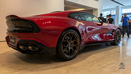 Aston Martin Vaquish 2025 - Supernova Red (30)