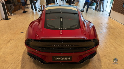 Aston Martin Vaquish 2025 - Supernova Red (32)