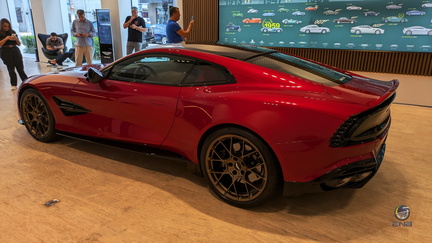 Aston Martin Vaquish 2025 - Supernova Red (35)