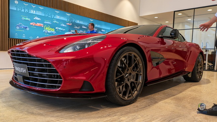 Aston Martin Vaquish 2025 - Supernova Red (39)