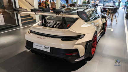 Porsche 911 GT3 RS - Cream White  992 (1)