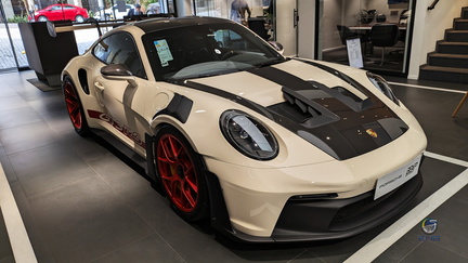 Porsche 911 GT3 RS - Cream White  992 (3)