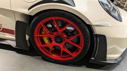 Porsche 911 GT3 RS - Cream White  992 (4)