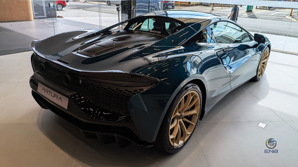 McLaren Artura - Serpentine Green (4)