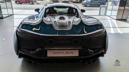 McLaren Artura - Serpentine Green (5)