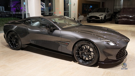 Aston Martin Vanquish - Quantum Silver (4)