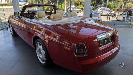 Rolls-Royce Phantom Drophead - ensign red (3)
