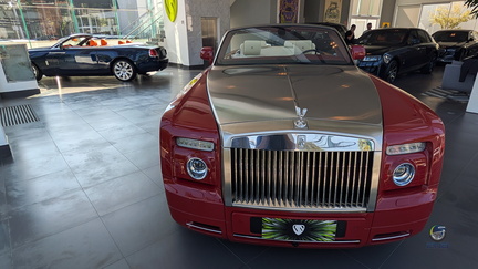 Rolls-Royce Phantom Drophead - ensign red (8)