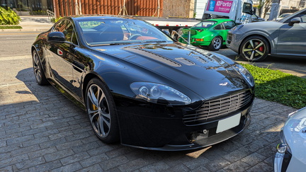 Aston Martin V12 Vantage (3)