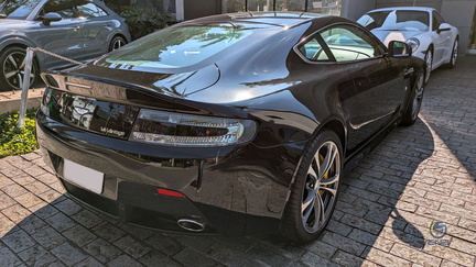 Aston Martin V12 Vantage (6)