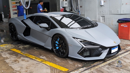 Lamborghini Revuelto