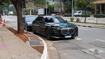 BMW i7 (2)