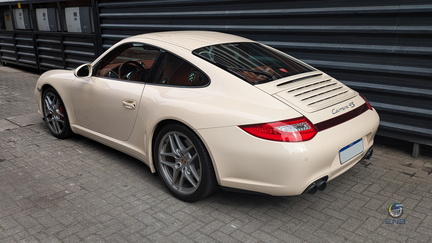 Porsche 911 Carrera 4S 997 - creamwhite (1)