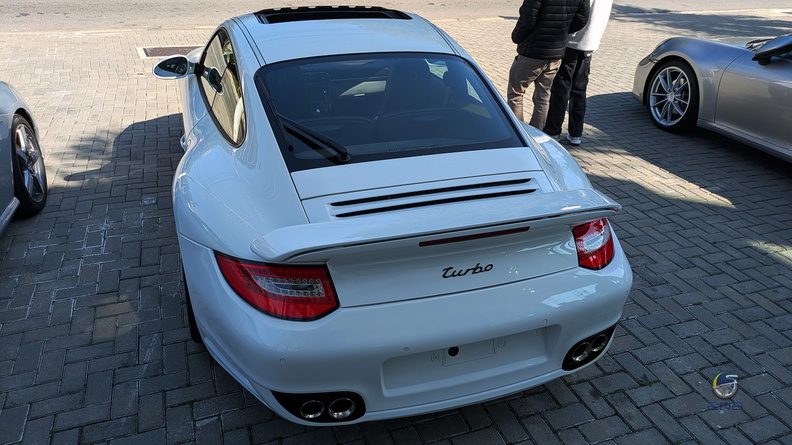 Porsche 997.2 Turbo (1).jpg